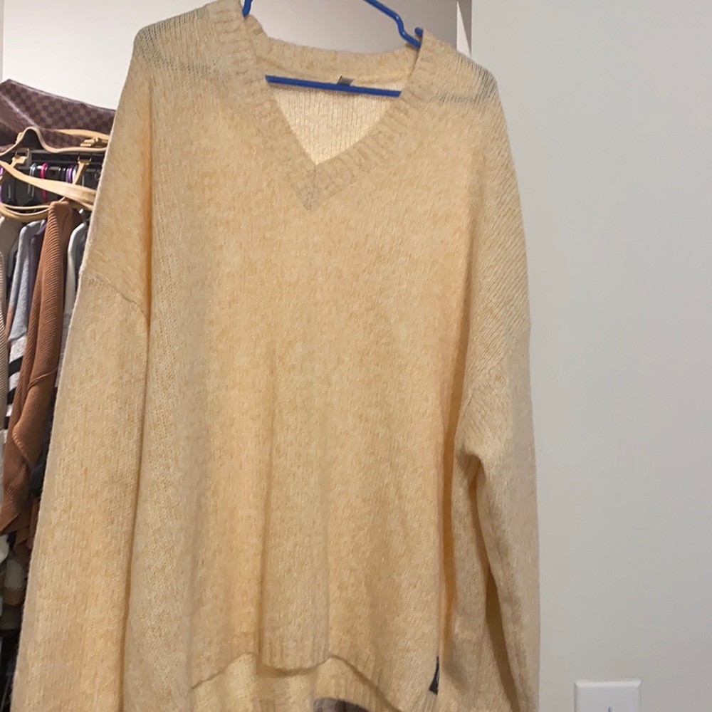 Peach Calvin Klein V neck sweater— never worn— size large